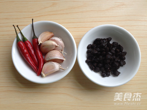 豉汁蒸<a href=/shicai/rouqin/PaiGu/index.html target=_blank><u>排骨</u></a>的做法