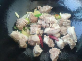 <a href=/shicai/rouqin/YangRou/index.html target=_blank><u>羊肉</u></a>炖<a href=/shicai/shucai/LuoBo/index.html target=_blank><u>萝卜</u></a>