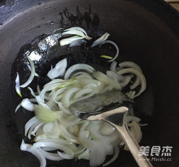 碎肉抓饭的做法