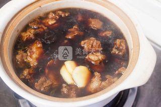 红烧<a href=/shicai/rouqin/NiuNan/index.html target=_blank><u>牛腩</u></a>