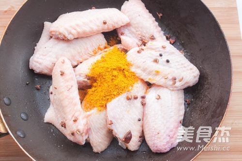 #苏泊尔#盐焗<a href=/shicai/rouqin/JiChi/index.html target=_blank><u>鸡翅</u></a>的做法