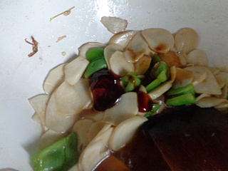 <a href=/shicai/shucai/QingJiao/index.html target=_blank><u>青椒</u></a><a href=/shicai/shucai/XingBaoGu/index.html target=_blank><u><a href=/shicai/guopin/Xing/index.html target=_blank><u>杏</u></a>鲍菇</u></a>