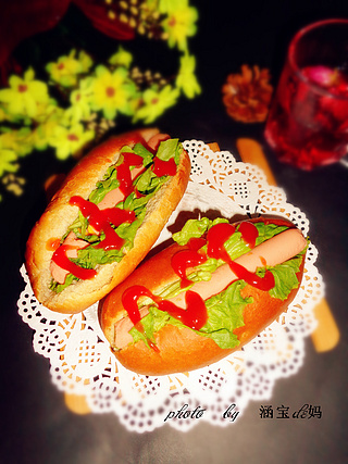 热狗<a href=/shicai/mimian/MianBao/index.html target=_blank><u>面包</u></a>