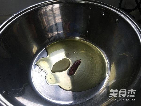 干锅千页<a href=/shicai/mimian/DouFu/index.html target=_blank><u>豆腐</u></a>的做法