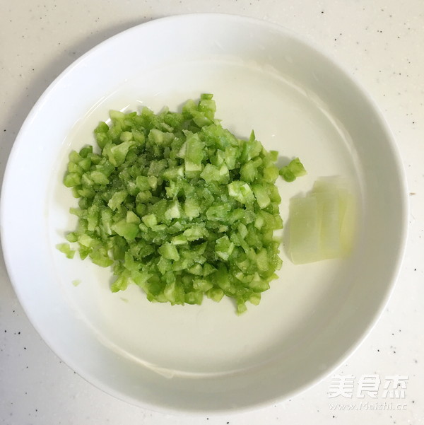 <a href=/shicai/shucai/KuGua/index.html target=_blank><u>苦瓜</u></a>炒<a href=/shicai/rouqin/JiDan/index.html target=_blank><u>鸡蛋</u></a>的做法