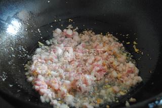 碎肉<a href=/shicai/shucai/QieZi/index.html target=_blank><u>茄子</u></a>