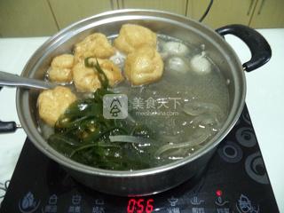 <a href=/shicai/shuichanpin/HaiDai/index.html target=_blank><u>海带</u></a><a href=/shicai/mimian/FenSi/index.html target=_blank><u>粉丝</u></a>饺子锅