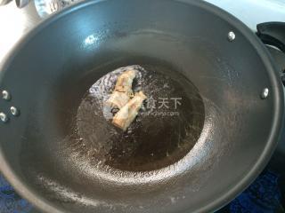 <a href=/shicai/shucai/MuEr/index.html target=_blank><u>木耳</u></a>炖土鸡