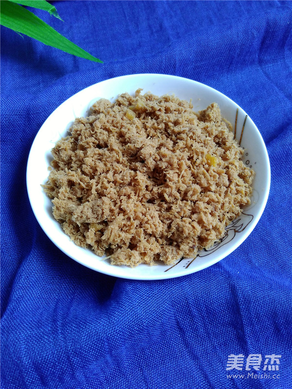 自制<a href=/shicai/rouqin/ZhengJi/index.html target=_blank><u>鸡肉</u></a>松的做法