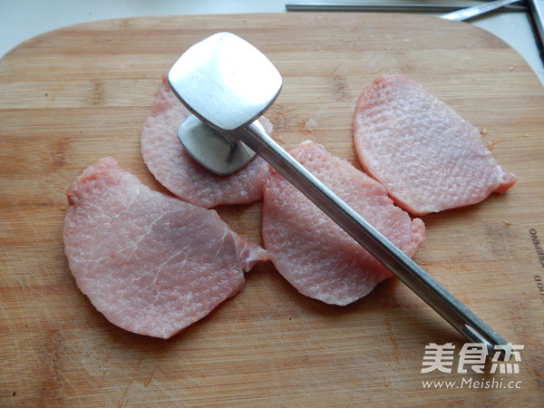 黑椒<a href=/shicai/rouqin/ZhuPai/index.html target=_blank><u>猪排</u></a>的做法