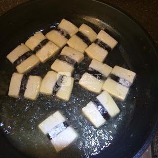 照烧<a href=/shicai/shuichanpin/HaiTai/index.html target=_blank><u>海苔</u></a><a href=/shicai/mimian/DouFu/index.html target=_blank><u>豆腐</u></a>