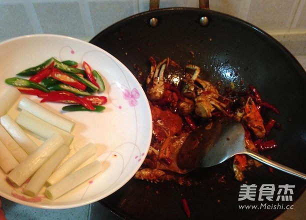 锅巴香辣蟹的做法