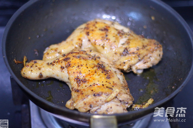 蔬菜烤<a href=/shicai/rouqin/JiTui/index.html target=_blank><u>鸡腿</u></a>的做法