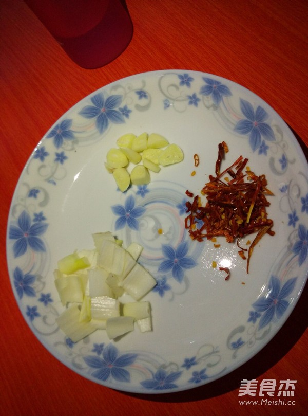 家常版炒绿<a href=/shicai/shucai/DouYa/index.html target=_blank><u>豆芽</u></a>的做法