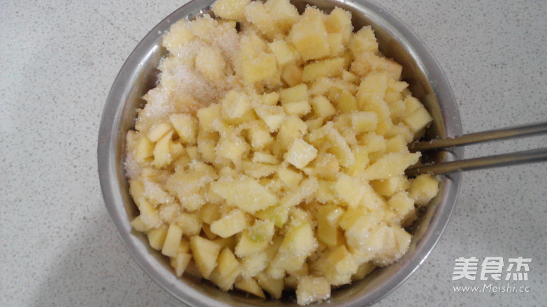 <a href=/shicai/guopin/PingGuo/index.html target=_blank><u>苹果</u></a>果酱的做法