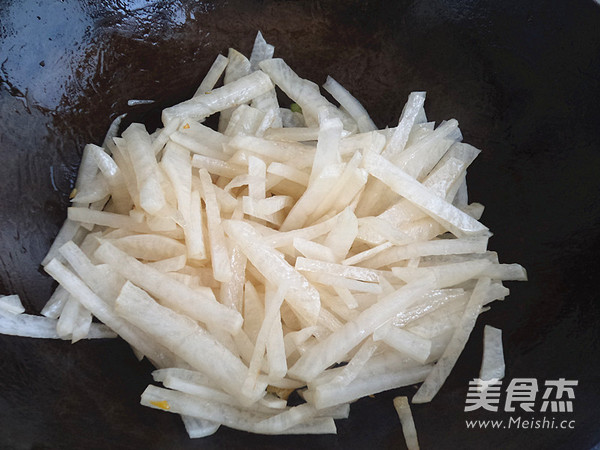 彩椒<a href=/shicai/shucai/LuoBo/index.html target=_blank><u>萝卜</u></a>的做法