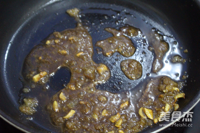 <a href=/shicai/guopin/ZhiMa/index.html target=_blank><u>芝麻</u></a>五香鱼块的做法