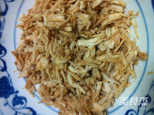 鸡丝<a href=/shicai/shucai/LuoBo/index.html target=_blank><u>萝卜</u></a>苗的做法