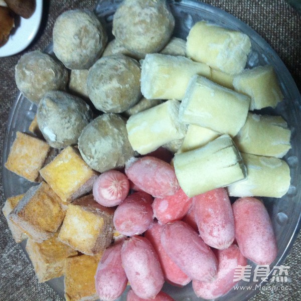 <a href=/shicai/rouqin/ZhengJi/index.html target=_blank><u>鸡肉</u></a>火锅的做法