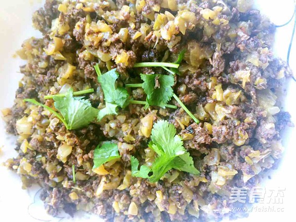 东北咸<a href=/shicai/shucai/HuangGua/index.html target=_blank><u>黄瓜</u></a>炒<a href=/shicai/rouqin/AnChun/index.html target=_blank><u>鹌鹑</u></a>的做法