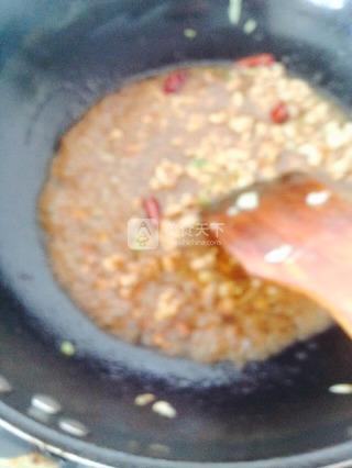 酱爆<a href=/shicai/shucai/YuanBaiCai/index.html target=_blank><u>圆<a href=/shicai/shucai/BaiCai/index.html target=_blank><u>白菜</u></a></u></a>