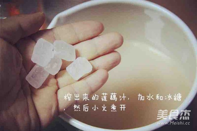 一<a href=/shicai/shucai/Ou/index.html target=_blank><u>藕</u></a>双吃：<a href=/shicai/shucai/HuLuoBo/index.html target=_blank><u>胡<a href=/shicai/shucai/LuoBo/index.html target=_blank><u>萝卜</u></a></u></a><a href=/shicai/shucai/Ou/index.html target=_blank><u>藕</u></a>丸+冰糖<a href=/shicai/shucai/LianOu/index.html target=_blank><u>莲<a href=/shicai/shucai/Ou/index.html target=_blank><u>藕</u></a></u></a>羹的做法