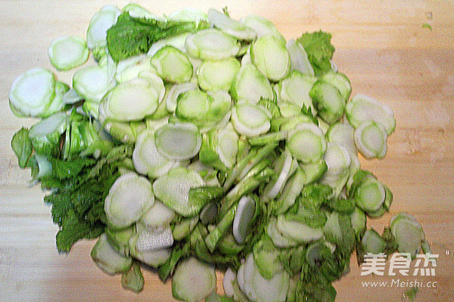 鱼香耳菜的做法