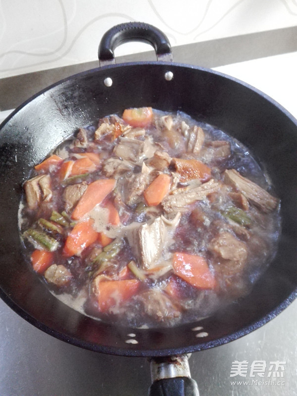 红焖<a href=/shicai/rouqin/YangRou/index.html target=_blank><u>羊肉</u></a>的做法