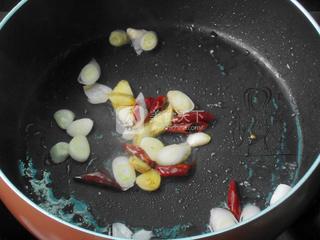 干煸<a href=/shicai/rouqin/LaRou/index.html target=_blank><u>腊肉</u></a><a href=/shicai/shucai/XingBaoGu/index.html target=_blank><u><a href=/shicai/guopin/Xing/index.html target=_blank><u>杏</u></a>鲍菇</u></a>