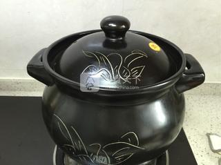 <a href=/shicai/rouqin/NiuPai/index.html target=_blank><u>牛排</u></a>清炖白<a href=/shicai/shucai/LuoBo/index.html target=_blank><u>萝卜</u></a>