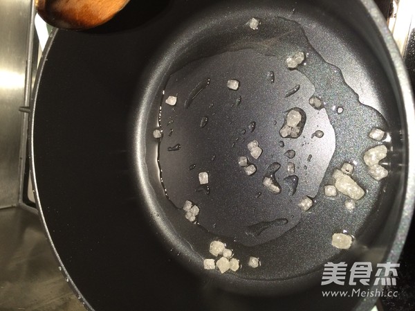 红烧笋干<a href=/shicai/rouqin/JiTui/index.html target=_blank><u>鸡腿</u></a>肉的做法