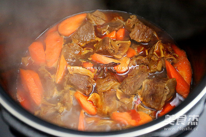 #苏泊尔#贵妃<a href=/shicai/rouqin/NiuNan/index.html target=_blank><u>牛腩</u></a>的做法