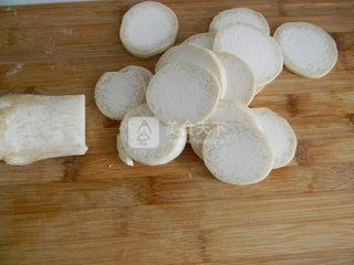 香酥<a href=/shicai/shucai/XingBaoGu/index.html target=_blank><u><a href=/shicai/guopin/Xing/index.html target=_blank><u>杏</u></a>鲍菇</u></a>