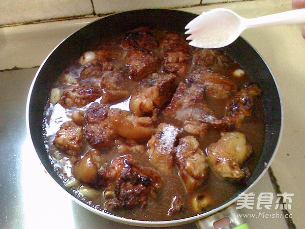 #六月鲜#南乳<a href=/shicai/guopin/HuaSheng/index.html target=_blank><u>花生</u></a>焖<a href=/shicai/rouqin/ZhuTi/index.html target=_blank><u>猪蹄</u></a>的做法