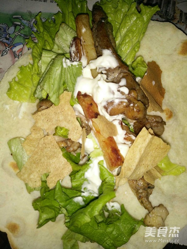 <a href=/shicai/rouqin/ZhengJi/index.html target=_blank><u>鸡肉</u></a>卷饼的做法