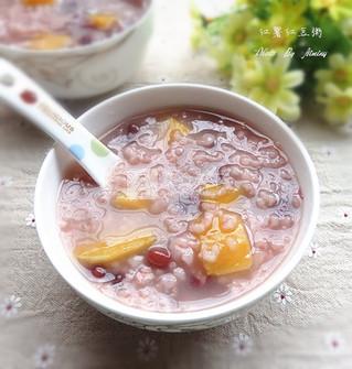 <a href=/shicai/shucai/HongShu/index.html target=_blank><u>红薯</u></a><a href=/shicai/mimian/HongDou/index.html target=_blank><u>红豆</u></a>粥