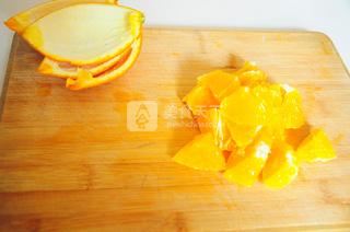 橙汁<a href=/shicai/shucai/LuoBo/index.html target=_blank><u>萝卜</u></a>苗