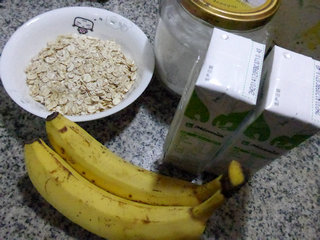 <a href=/shicai/mimian/NiuNai/index.html target=_blank><u>牛奶</u></a><a href=/shicai/guopin/XianJiao/index.html target=_blank><u>香蕉</u></a><a href=/shicai/mimian/YanMai/index.html target=_blank><u>燕麦</u></a>粥