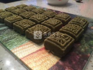 <a href=/shicai/diaoweipin/FengMi/index.html target=_blank><u>蜂蜜</u></a><a href=/shicai/shucai/GuiHua/index.html target=_blank><u>桂花</u></a><a href=/shicai/mimian/LvDou/index.html target=_blank><u>绿豆</u></a>糕