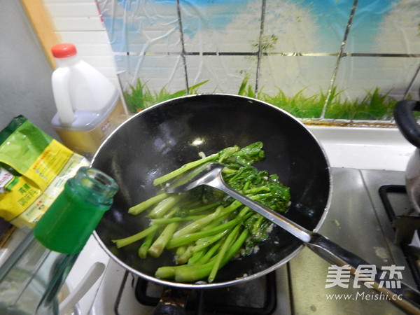 蒜泥<a href=/shicai/shucai/CaiXin/index.html target=_blank><u>菜心</u></a>的做法