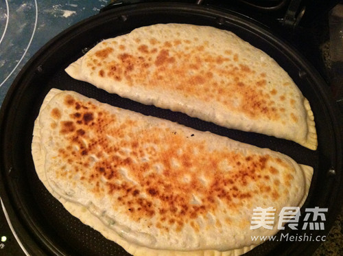 <a href=/shicai/shucai/JiuCai/index.html target=_blank><u>韭菜</u></a><a href=/shicai/rouqin/JiDan/index.html target=_blank><u>鸡蛋</u></a>馅饼的做法