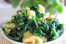 <a href=/shicai/shucai/TongHao/index.html target=_blank><u>茼蒿</u></a>炒<a href=/shicai/rouqin/JiDan/index.html target=_blank><u>鸡蛋</u></a>