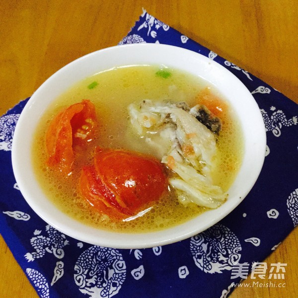 番茄<a href=/shicai/shuichanpin/YuYuTou/index.html target=_blank><u>鱼头</u></a>汤的做法