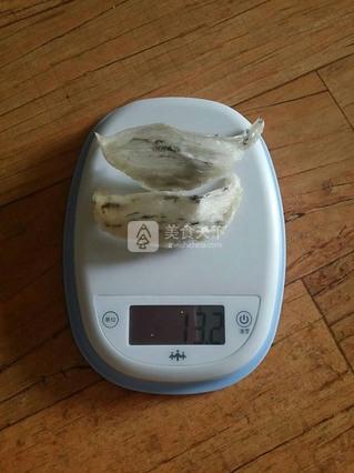 <a href=/shicai/shucai/BaiHe/index.html target=_blank><u>百合</u></a><a href=/shicai/guopin/GouQi/index.html target=_blank><u>枸杞</u></a><a href=/shicai/yaoshi/YaWo/index.html target=_blank><u>燕窝</u></a>