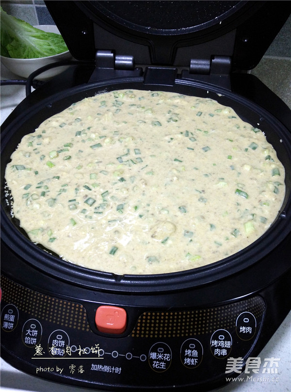 葱香<a href=/shicai/rouqin/RouSong/index.html target=_blank><u>肉松</u></a>饼的做法