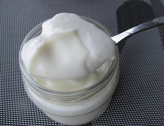 酸<a href=/shicai/mimian/NaiFen/index.html target=_blank><u>奶粉</u></a>发的<a href=/shicai/mimian/SuanNai/index.html target=_blank><u>酸奶</u></a>