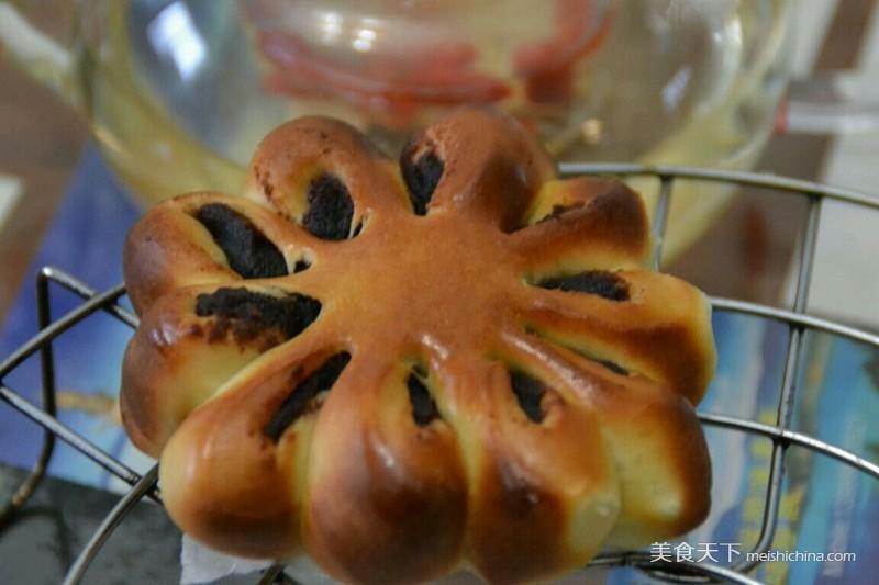 花朵<a href=/shicai/mimian/MianBao/index.html target=_blank><u>面包</u></a>