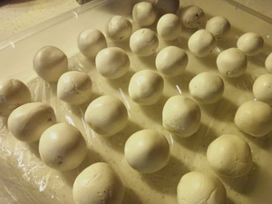 <a href=/shicai/guopin/HeiZhiMa/index.html target=_blank><u>黑<a href=/shicai/guopin/ZhiMa/index.html target=_blank><u>芝麻</u></a></u></a>汤圆步骤14