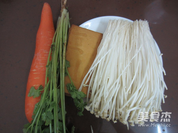 金针菇拌<a href=/shicai/mimian/XiangGan/index.html target=_blank><u>香干</u></a>的做法