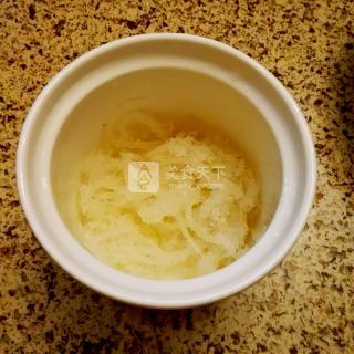 冰糖红<a href=/shicai/guopin/Zao/index.html target=_blank><u>枣</u></a><a href=/shicai/guopin/GouQi/index.html target=_blank><u>枸杞</u></a>炖<a href=/shicai/yaoshi/YaWo/index.html target=_blank><u>燕窝</u></a>